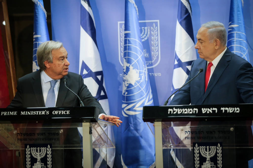 Israeli Prime Minister Benjamin Netanyahu (L) meets UN Secretary General António Guterres (Alex Kolomoisky/Flash90)