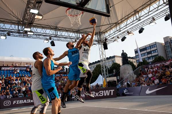 Streetball players. (illustrative) (shutterstock)