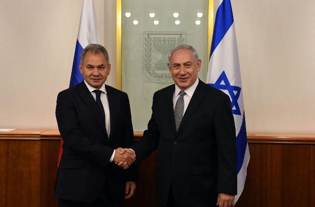 PM Netanyahu meets with Russian Defense Minister Sergei Shoigu