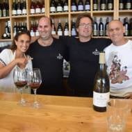 Israeli singer Noa Nini (L) visits Kishorit winery. (courtesy)