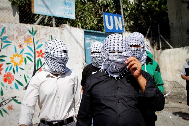 Palestinians UNRWA demonstrate