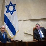 Netanyahu and Edelstein (R) in the Knesset, honoring the Balfour Declaration (Hillel Maeir/TPS)