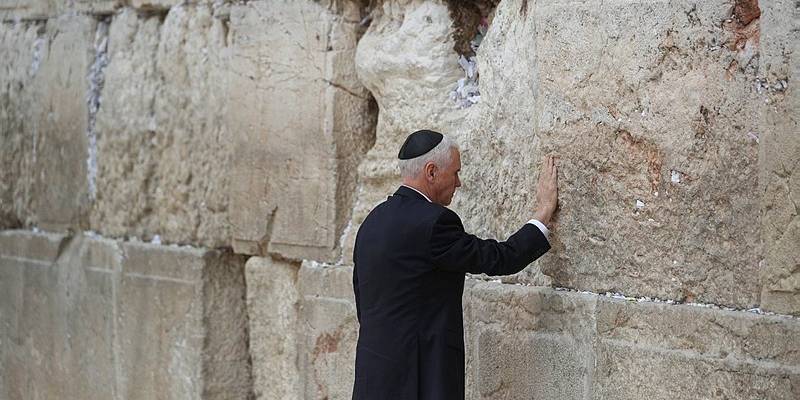 Pence Western Wall