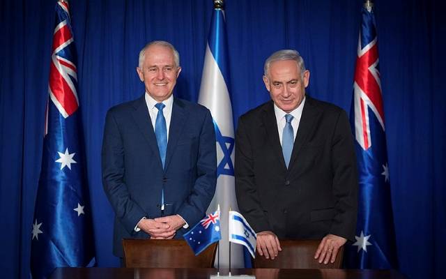 Netanyahu (R) and Australian Prime Minister Malcolm Turnbul