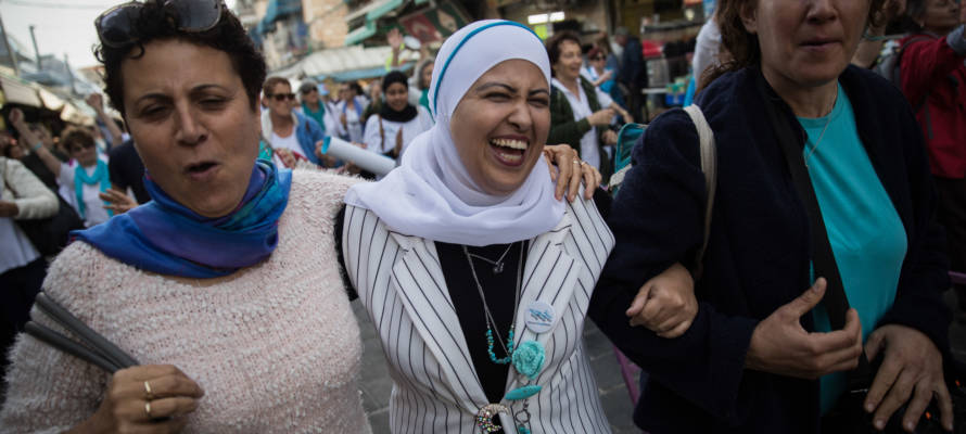 Jewish and Muslim women in Jerusalem, during a demonstration calling for peace. (Hadas Parush/Flash90)