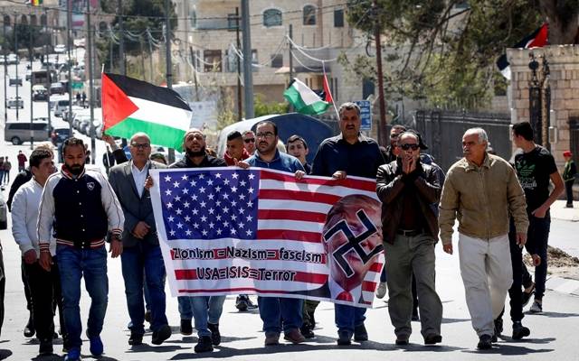 Palestinain march against the US and Trump