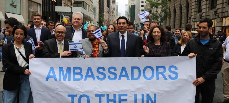 Ambassador Danon and the delegation of UN ambassadors marching in the Celebrate Israel Parade.