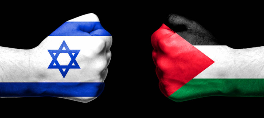 Israeli Palestinian flags fighting