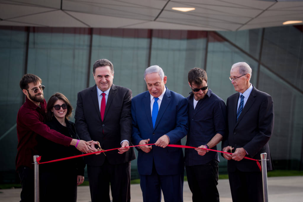 Benjamin Netanyahu and Yisrael Katz inaugurating the new Ramon Airport in Eilat. (Yonatan Sindel/Flash90)