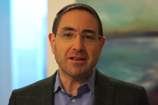 Rabbi Ari Enkin. (screenshot)