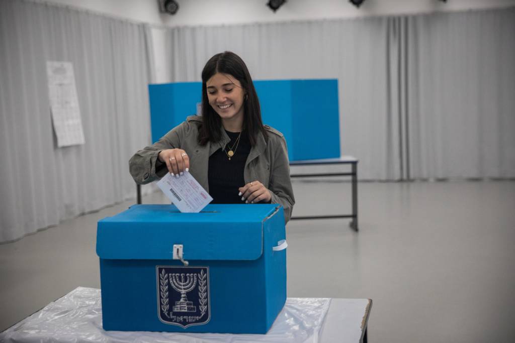 Voting station in Jerusalem. (Yonatan Sindel/Flash90)