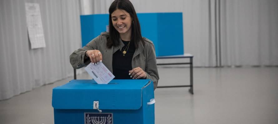 Voting station in Jerusalem. (Yonatan Sindel/Flash90)