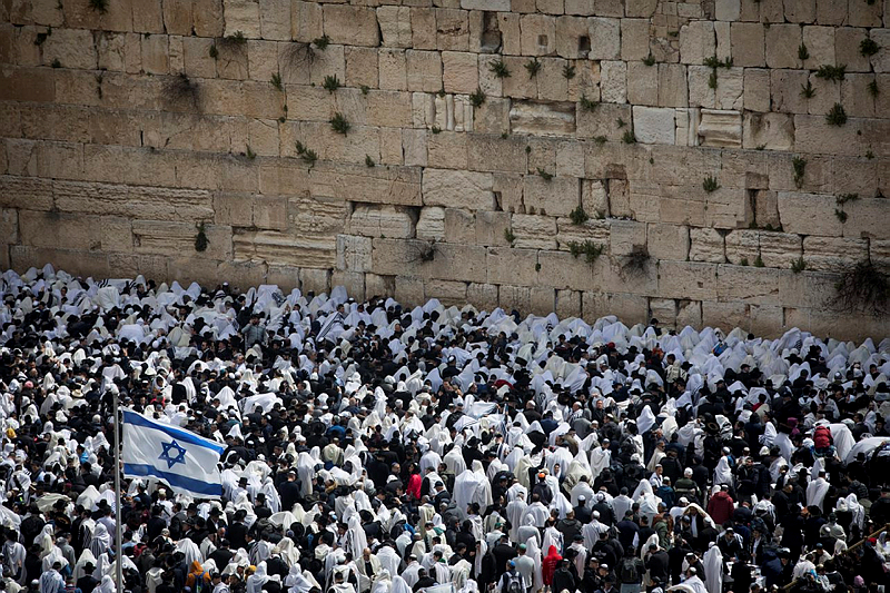 Priestly blessing Western Wall Passover 2019