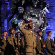 Israeli soldiers stand at a ceremony held at Yad Vashem. (Noam Rivkin Fenton/Flash90)