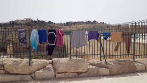 Laundry hanging on the Temple Mount (The Temple Institute)