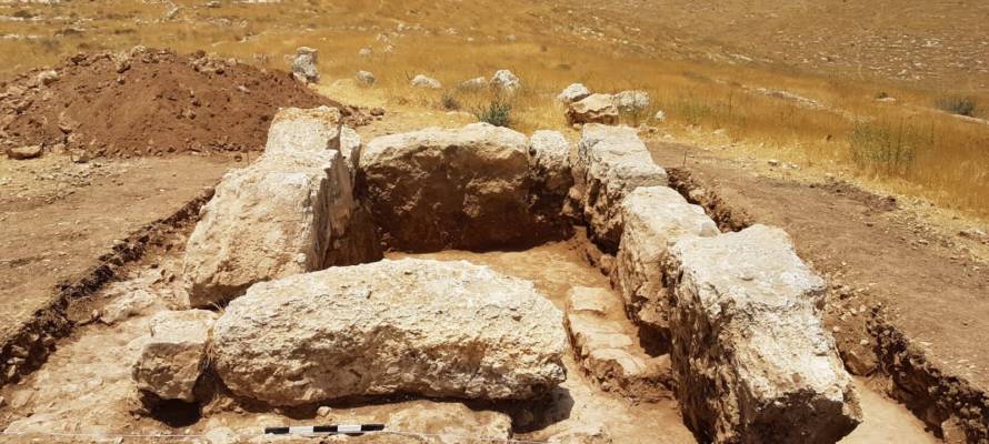 Huge stones make up the watchtower (Israel Antiquities Authority)