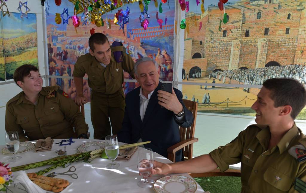 Netanyahu lone soldiers sukkot