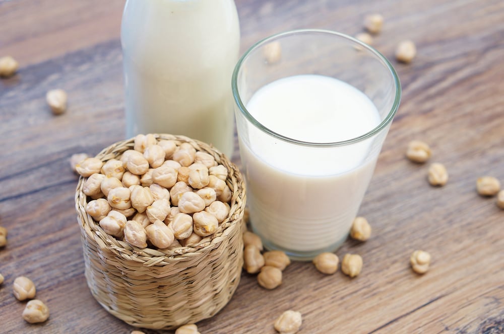 Chickpea milk (Shutterstock)