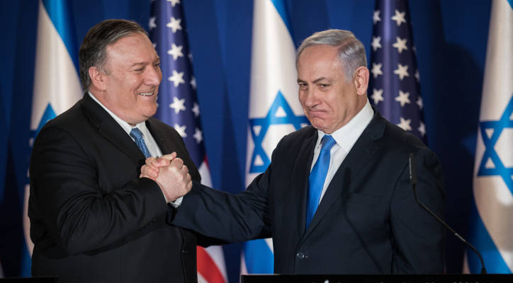 Prime Minister Benjamin Netanyahu (right) and U.S. Secretary of State Mike Pompeo