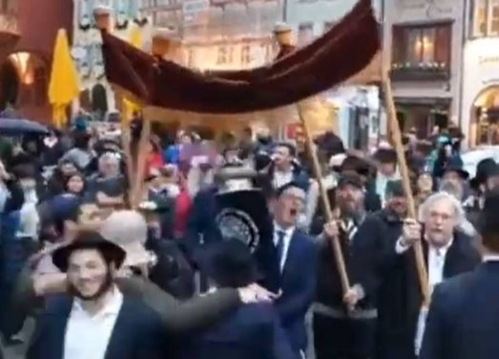 Torah dedication in Germany (YouTube)