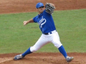 Alon Leichman pitching for Team Israel