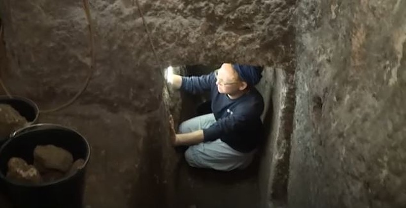 Jerusalem archaeologist