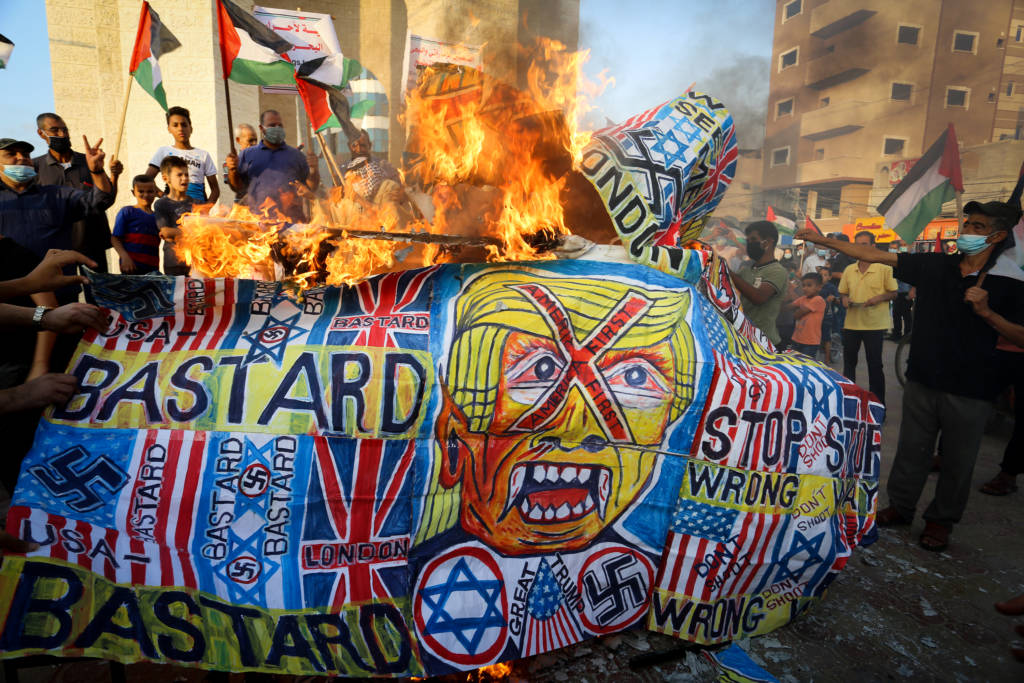 Palestinians protest