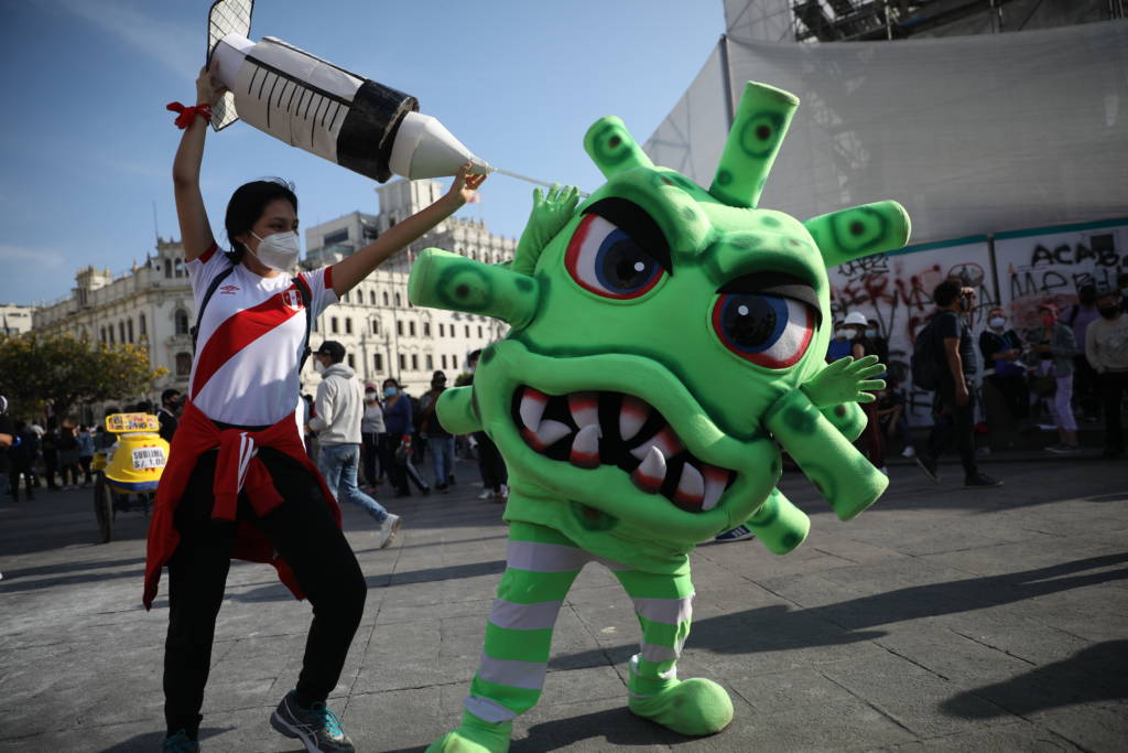 Corona-themed street performance