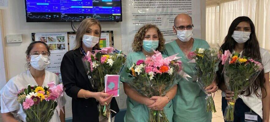 Frontline health-care workers in Israel receive flowers as part of the Shabbat Project 2020.