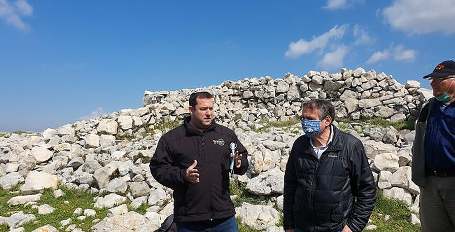 Visitors on Mount Ebal