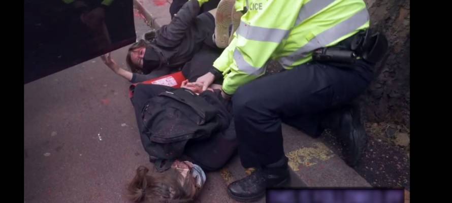 Police arrest anti-Israel rioters at Eblit protest in London