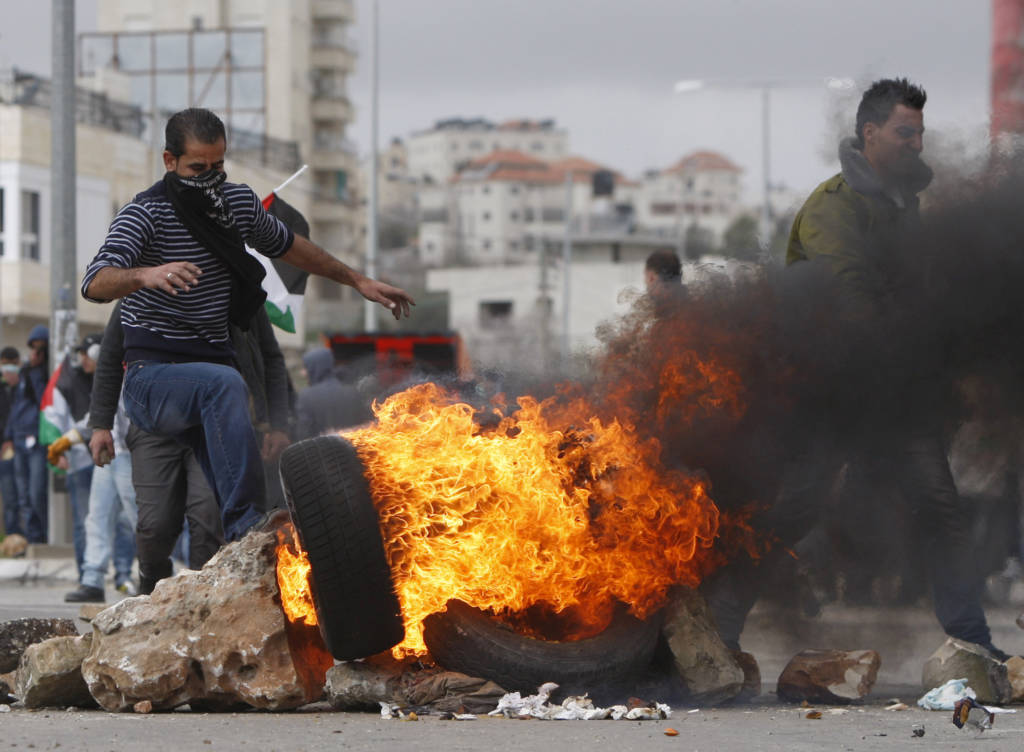 Palestinians riot