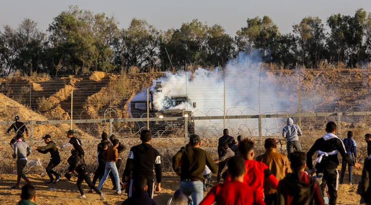Palestinian riot on Gaza border