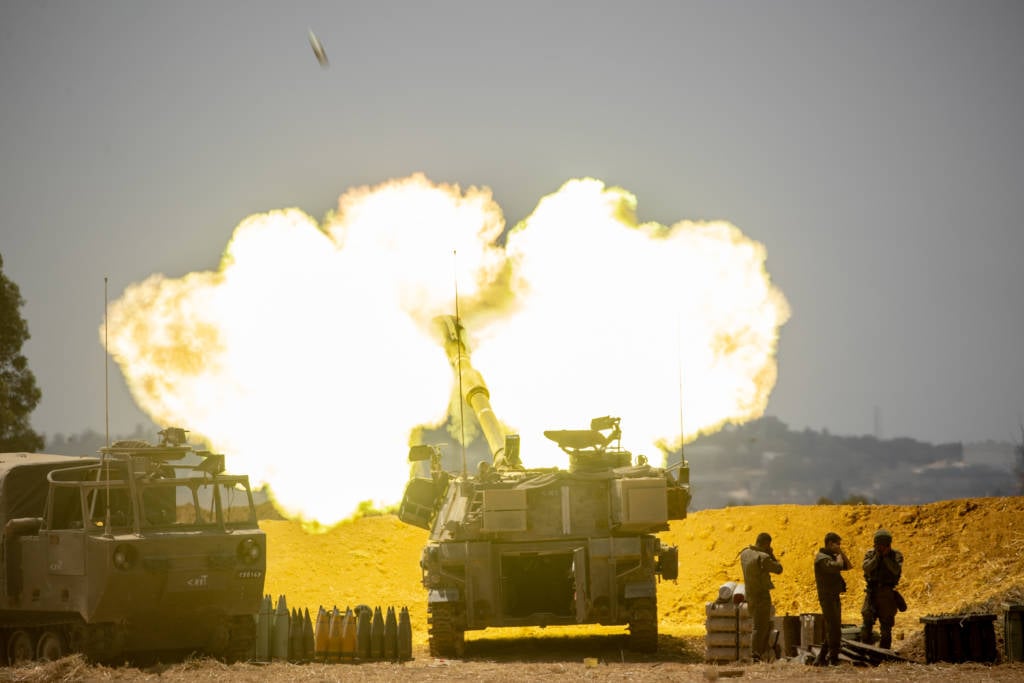 IDF Artillery Corps firing into Gaza