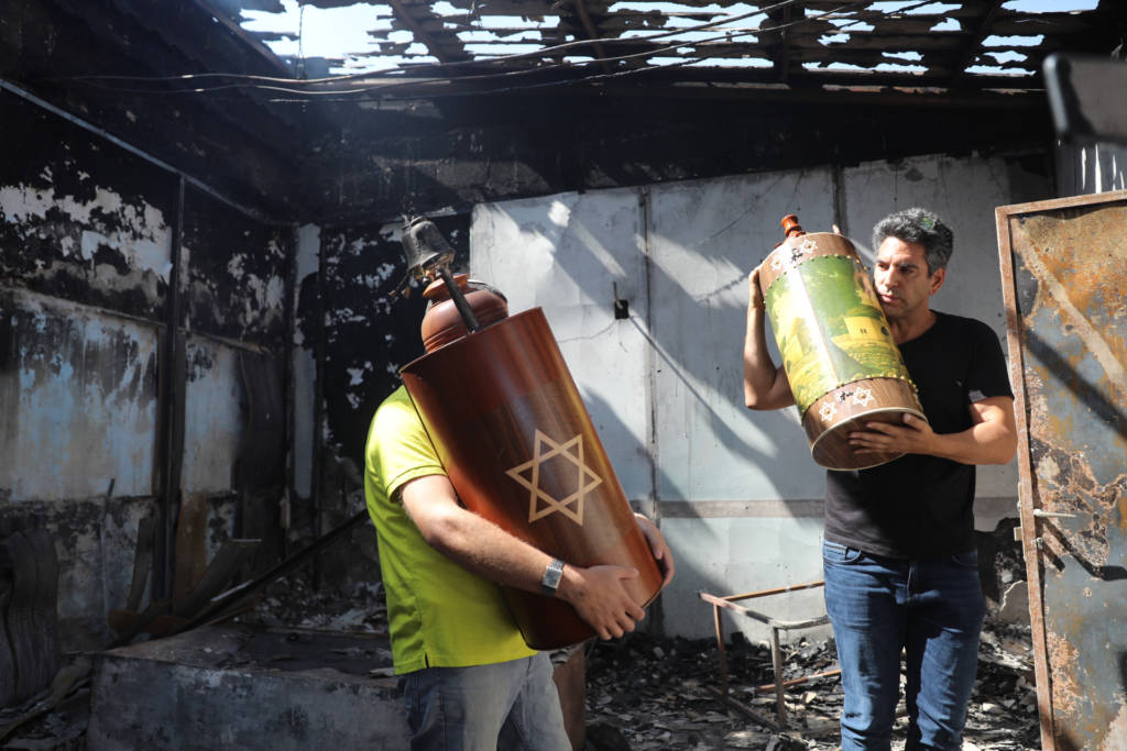 torched synagogue in Lod