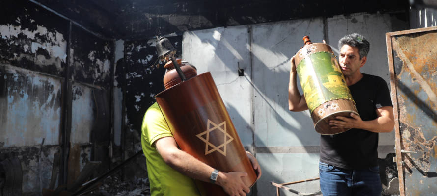 torched synagogue in Lod