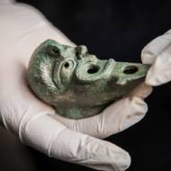 ancient oil lamp discovered