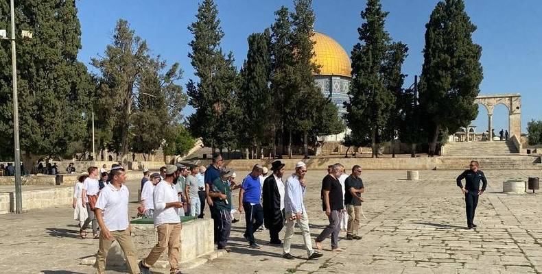 Jewish worshipers on the Temple Mount