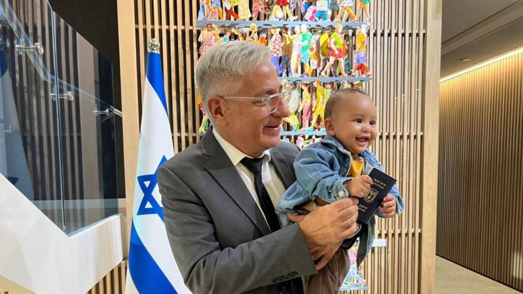 UAE-born baby gets Israeli passport