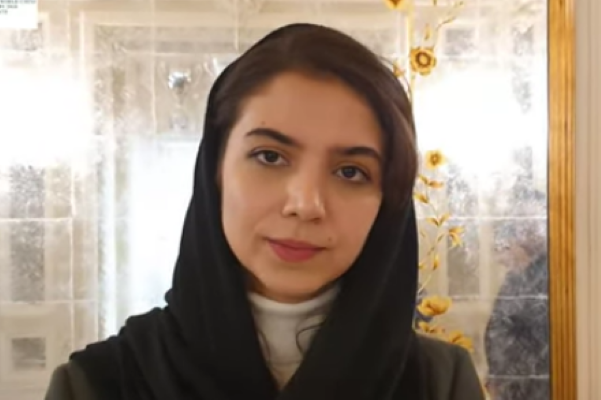 Iranian chess players Sara Khadem