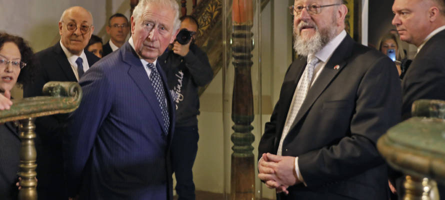 Then-Prince Charles and Rabbi Ephraim Mirvis visit the 1736 Suriname reconstructed Tzedek ve-Shalom Synagogue in 2020