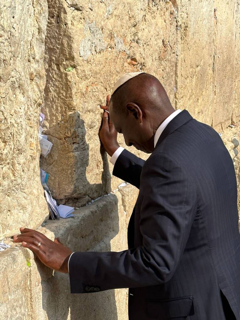 Kenyan president at Western Wall