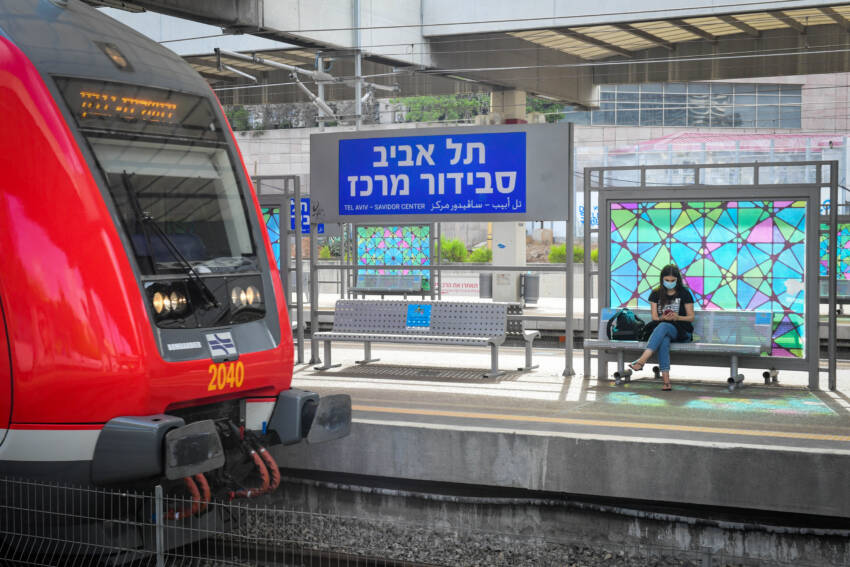 $10,000 Lost in Israeli Train Station Returned to Grateful Owner - Vimarsana News