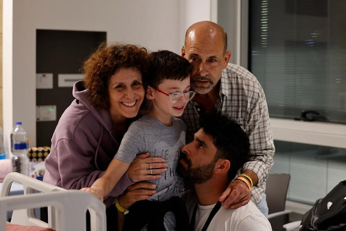 A Second Set of 13 Israeli Captives Freed After 7-Hour Delay - Vimarsana News