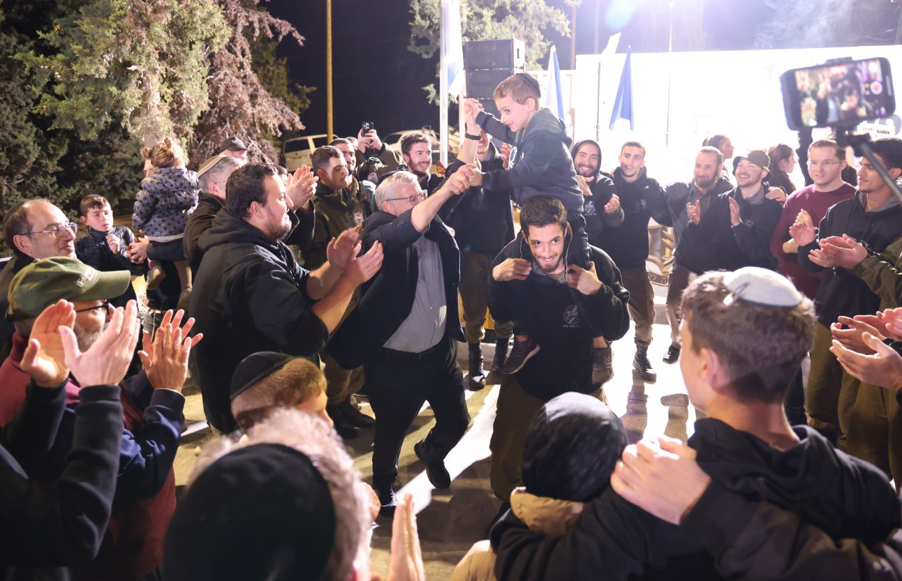'Lighting Up Hearts': A Memorable Wartime Chanukah Celebration on IDF Base - Vimarsana News