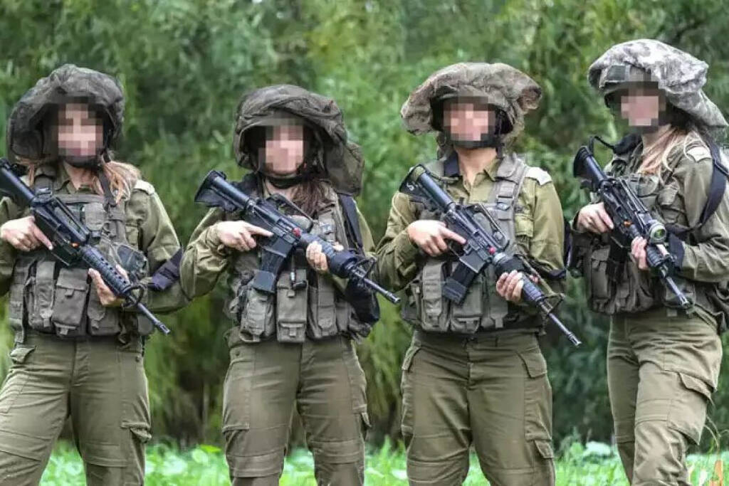 female soldiers