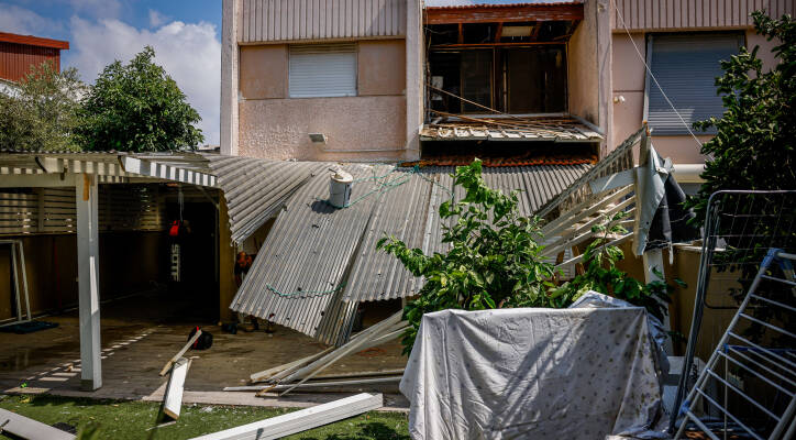 damaged house Acre