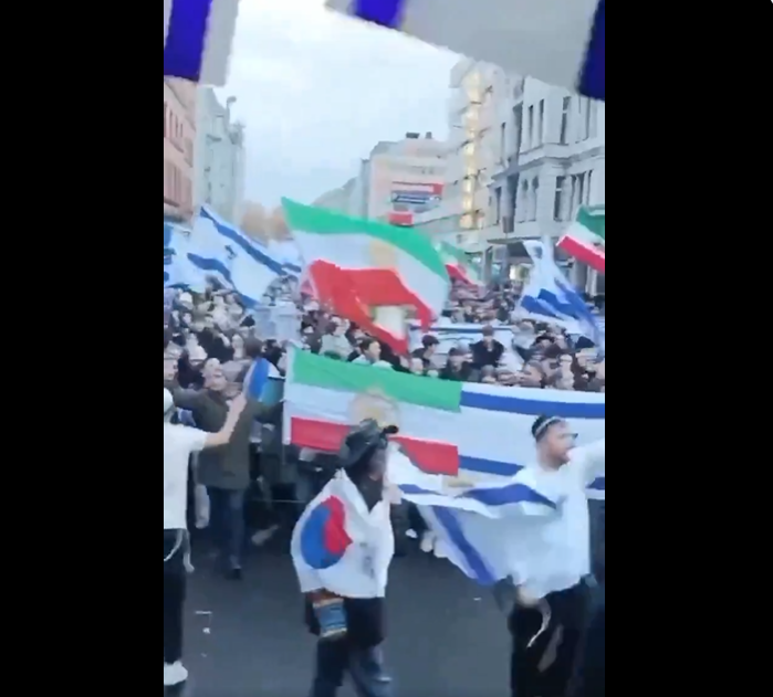 Iranians at pro-Israel rally