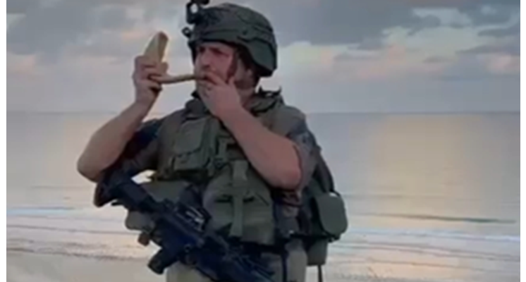 soldier blows shofar