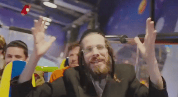 chassidic singer Mendi Roth (TikTok Screenshot)